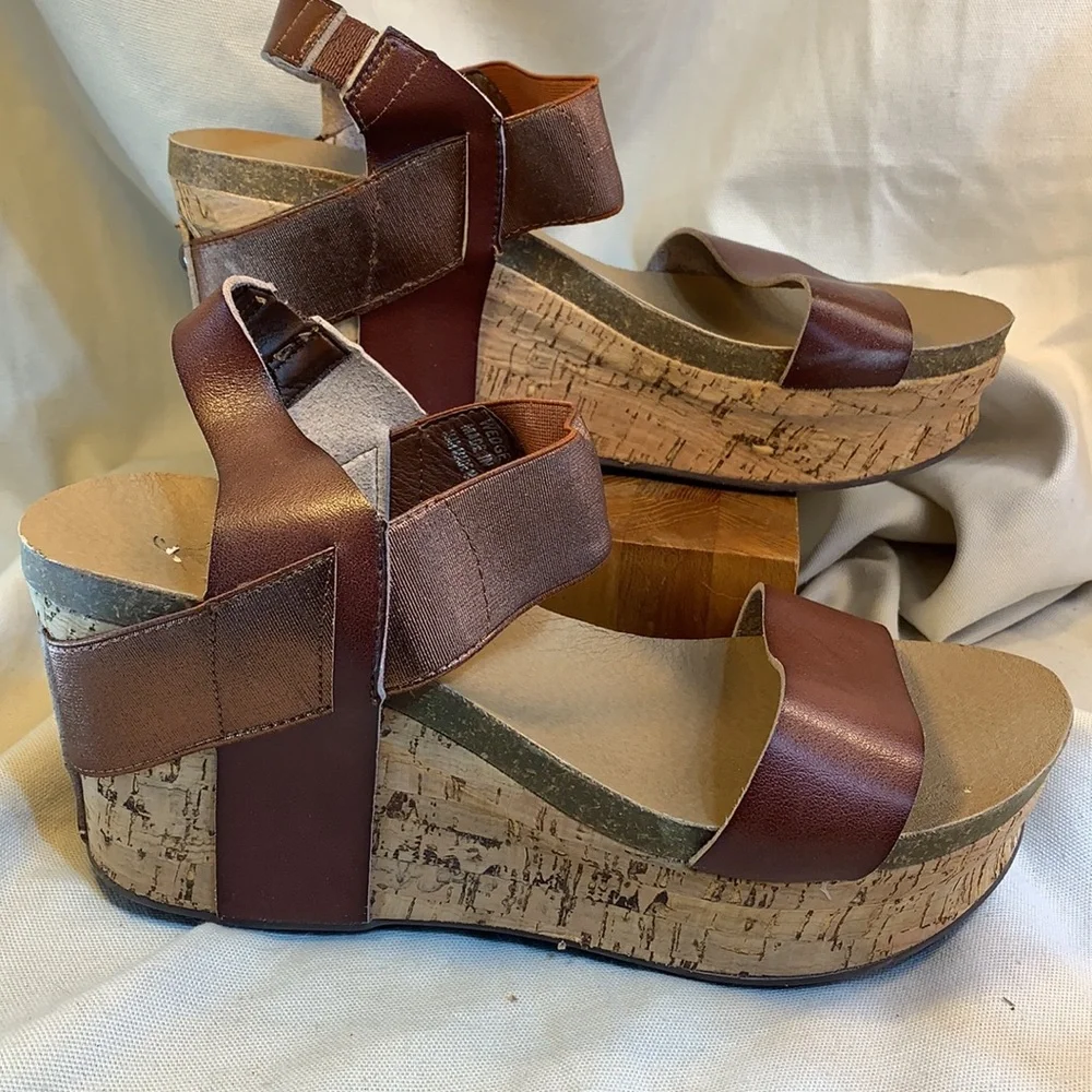 Corkys almost NEW cork wedge sandals